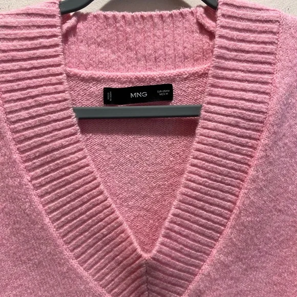 Mango oversized sweater - size medium - Picture 2 of 2